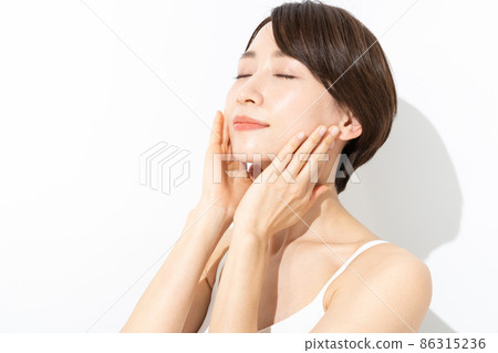 Beauty image of a woman with short hair 86315236