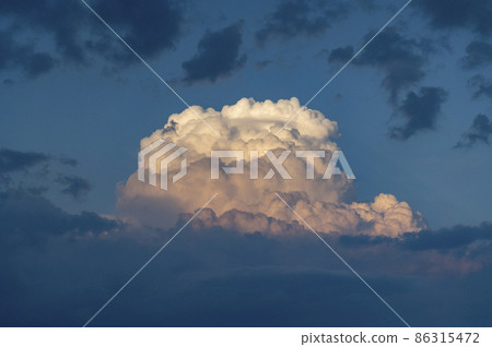 Summer Cumulonimbus Dragon's Nest Laputa 86315472