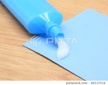 Color drawing paper and tube glue with glue (1) 86315558