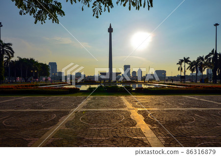 [Sightseeing in Jakarta, Indonesia] Landscape at dusk overlooking the Independence Monument (Monas) 86316879