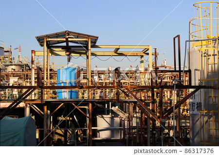 Amagasaki factory district scenery (Hyogo prefecture) 86317376