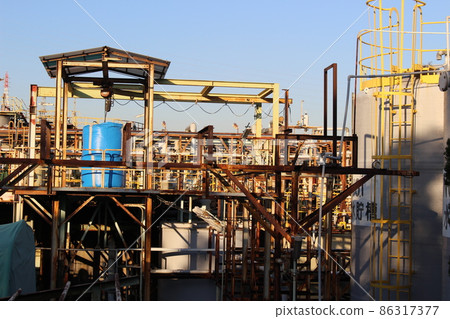 Amagasaki factory district scenery (Hyogo prefecture) 86317377