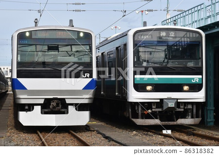 E531系列和E501系列列車在車站排隊 86318382