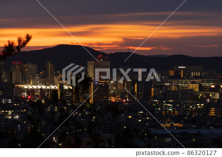 Beautiful night view of Mt. Uomi in Okayama City, Okayama Prefecture, Japan 86320127