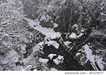 手取峽谷的雪景 手取峽谷的雪景 86324877