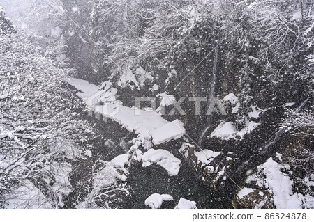 手取峽谷的雪景 手取峽谷的雪景 86324878