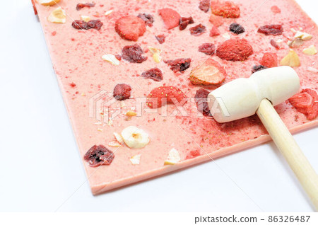 Strawberry tablet chocolate 86326487