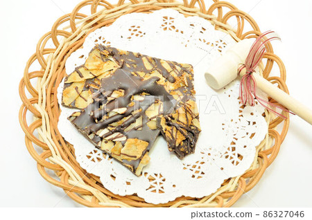 Split chocolate 86327046