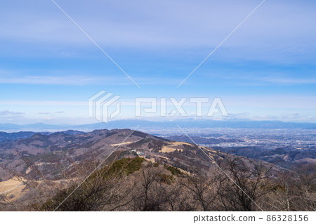 View from the summit of Mt. Ogiri (Mt. Akagi in the central distant view, Mt. Nantai in the right distant view) View from the summit of Mt. Ogiri (Mt. Akagi in the central distant view, Mt. Nantai in the right distant view) 86328156