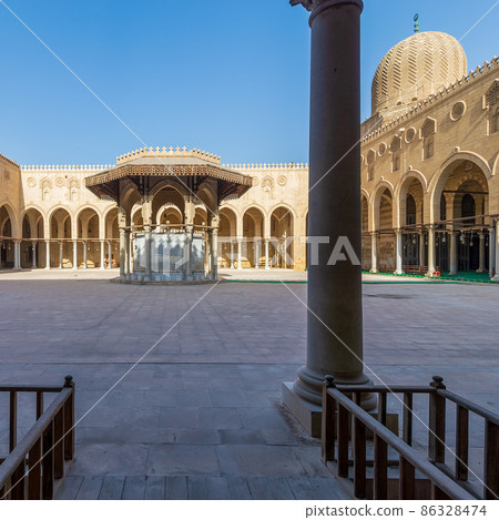 Ablution fountain mediating courtyard of historic mosque of Sultan al Muayyad, arched corridors, Cairo, Egypt Ablution fountain mediating courtyard of historic mosque of Sultan al Muayyad, arched corridors, Cairo, Egypt 86328474