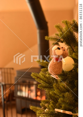 Life with a fireplace Fireplace and Christmas tree Life with a fireplace Fireplace and Christmas tree 86331118