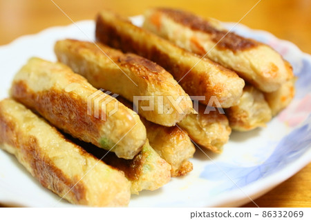 Shrimp Roll 86332069