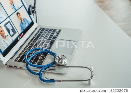 Telemedicine service online video call for doctor to actively chat with patient Telemedicine service online video call for doctor to actively chat with patient 86332076