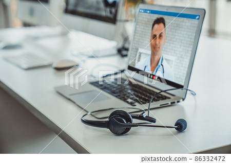 Telemedicine service online video call for doctor to actively chat with patient 86332472