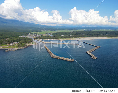 Blue sea and fishing port Blue sea and fishing port 86332828