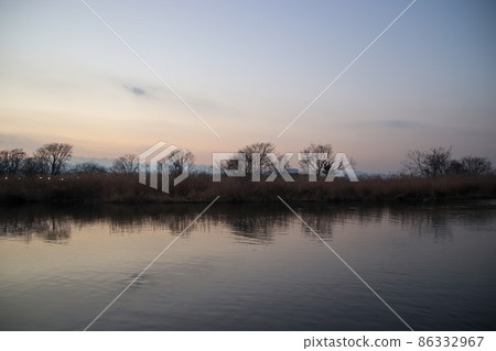 Scenery of the river at sunset Scenery of the river at sunset 86332967