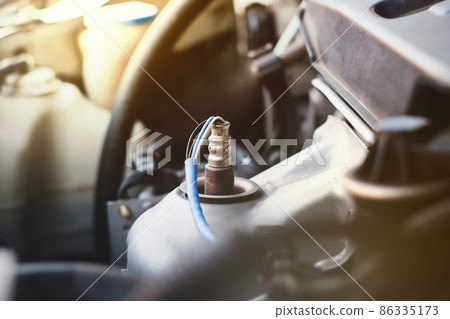 Oxygen sensor O2 in the exhaust pipe for calculating the ingredients in the engine system Oxygen sensor O2 in the exhaust pipe for calculating the ingredients in the engine system 86335173