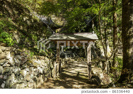 群馬縣開山道南木村黑瀧山黑瀧寺大門 86336440