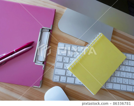 Business image of binders, personal computers, notebooks (female) 86336781