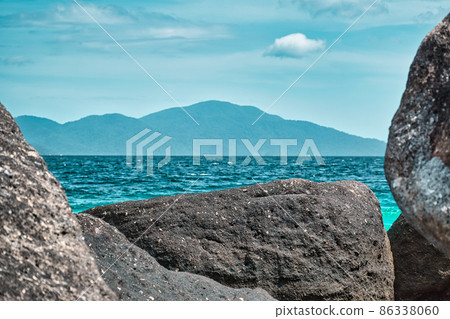 Seascape view of the beautiful Andaman sea around Koh Lipe island 86338060