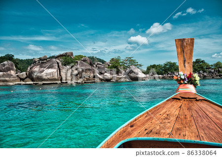 Thai traditional Long tail boat 86338064