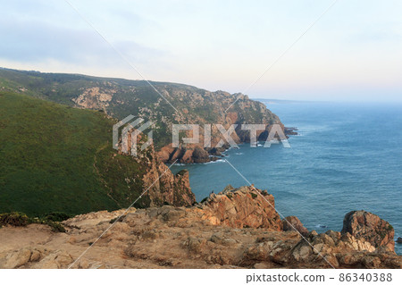 Cliffs over the Atlantic ocean. The westernmost point in Europe.Cape Roca (Cabo da Roca), Portugal. 86340388