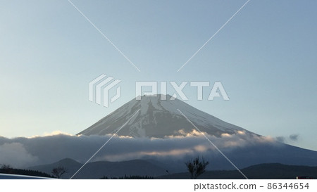 富士山腳下的雲 富士山腳下的雲 86344654