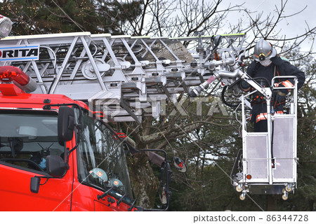 文化財產防火日 梯車吊車消防員的消防培訓 86344728