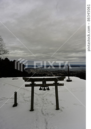 Snow scene of Nanao Castle Ruins 86345061