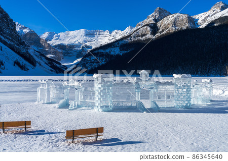 冬季結冰的露易絲湖露易絲湖冰雕活動加拿大班夫國家公園 86345640