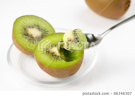 Kiwi fruit white back 86346307