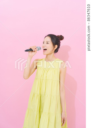 Vocal female microphone 20s Vocal female microphone 20s 86347610