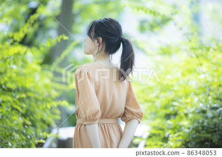 Beige one-piece female outdoor Beige one-piece female outdoor 86348053