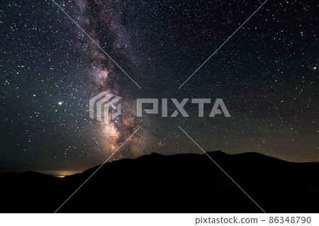 [Hokkaido] Starry sky at Shiretoko Pass 86348790
