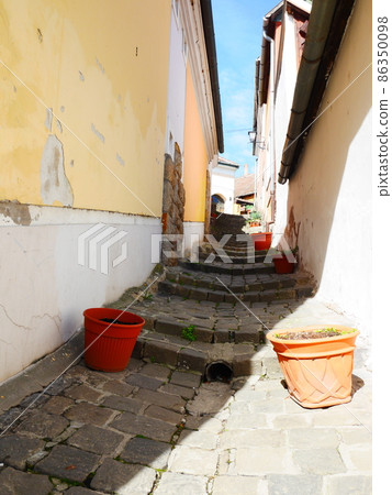 [Hungary] Narrow alleys in Szentendre 86350098