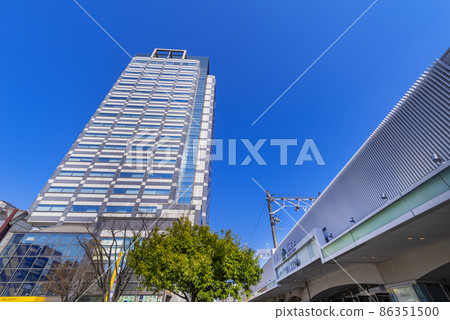 JR "Kinshicho" station north exit entrance and Arca East building JR "Kinshicho" station north exit entrance and Arca East building 86351500