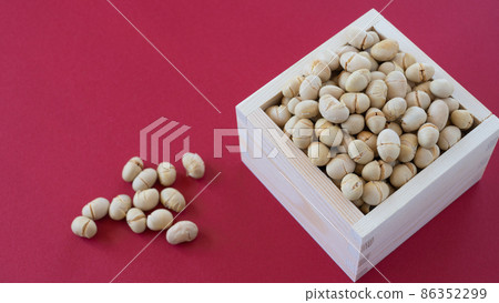 Setsubun image | Roasted soybeans Setsubun image | Roasted soybeans 86352299