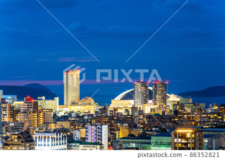 《福岡縣》福岡市夜景(南公園拍攝) 《福岡縣》福岡市夜景(南公園拍攝) 86352821