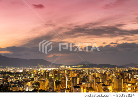 《Fukuoka Prefecture》 Night view of Fukuoka City (taken from Minami Park) 《Fukuoka Prefecture》 Night view of Fukuoka City (taken from Minami Park) 86352824
