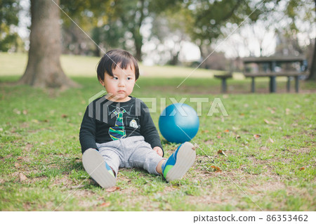 2-years-old, child, whelp 86353462