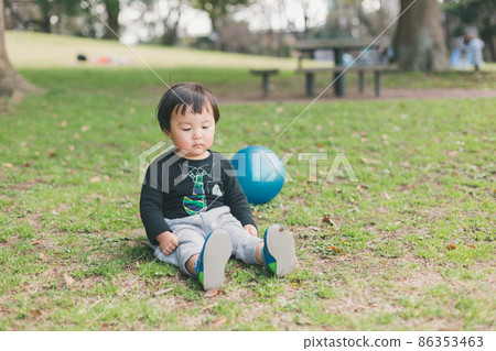 2-years-old, child, whelp 86353463