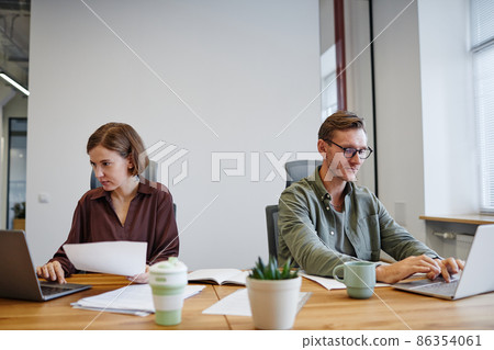 Two People in Coworking Two People in Coworking 86354061