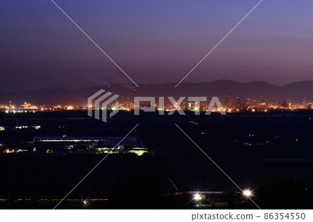 從岡山縣笠岡市古代山公園看JFE鋼鐵西日本工廠福山地區的夜景 從岡山縣笠岡市古代山公園看JFE鋼鐵西日本工廠福山地區的夜景 86354550