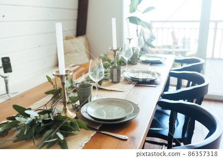 Table served for dinner, close up view 86357318