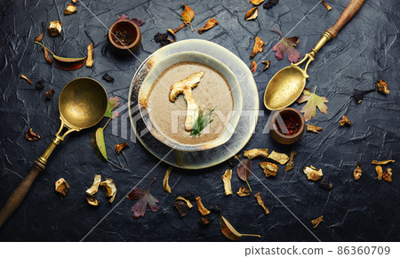 Bowl of autumn mushroom cream soup Bowl of autumn mushroom cream soup 86360709