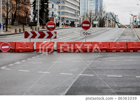 heavy duty plastic barrier heavy duty plastic barrier 86361039