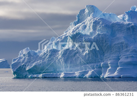 Iceberg - Scoresbysund - Greenland 86361231