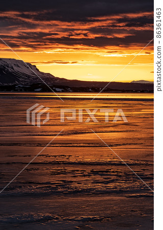 Myvatn lake at sunrise, Iceland 86361463