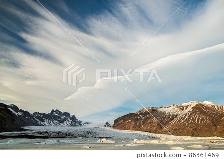 Skaftafell glacier in Vatnajokull National Park, Iceland Skaftafell glacier in Vatnajokull National Park, Iceland 86361469