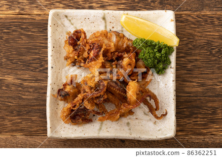 Deep-fried squid Deep-fried squid 86362251